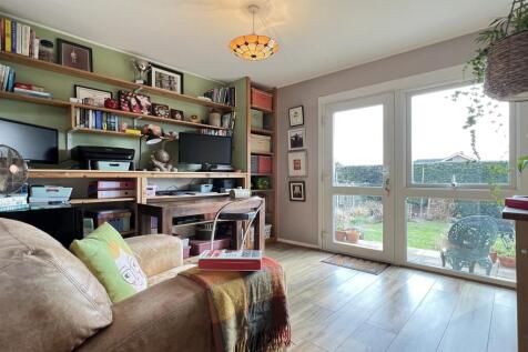 bed 2/garden room