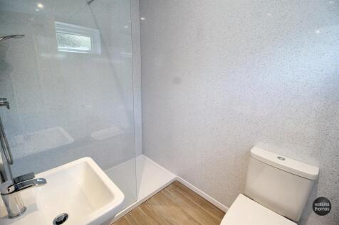 en-suite shower room