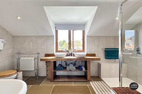 en suite bathroom
