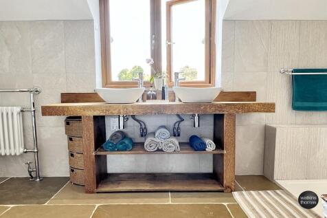 en suite bathroom