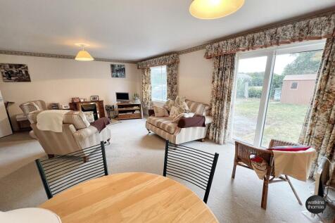 Sitting/Dining Room