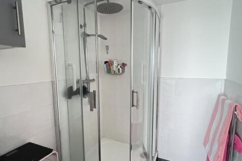 annex shower room