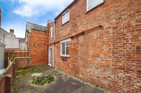 Rear Courtyard Garden