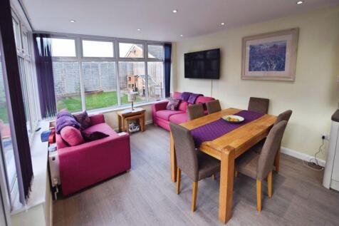 Family Room/Dining Area