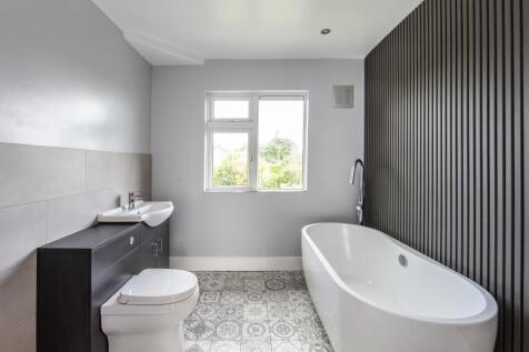 Bathroom 03