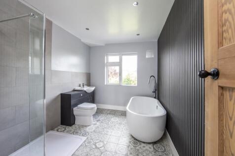 Bathroom 01