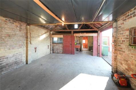 Garage/Workshop