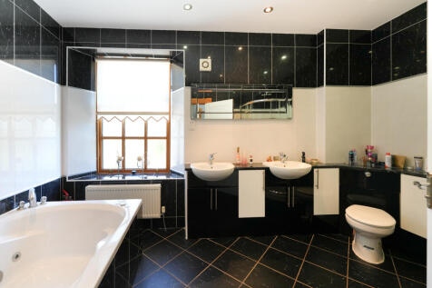 House 2 Bathroom