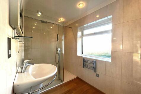 En suite shower room