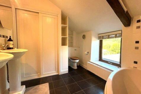 Bathroom (1) 