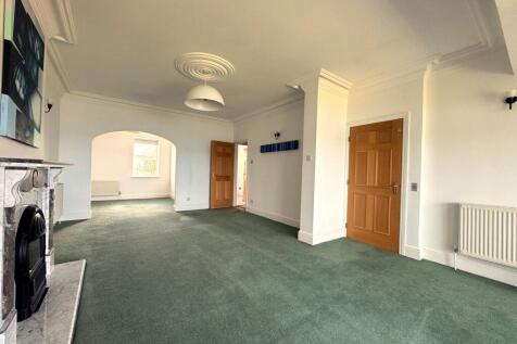 Top floor Living roo