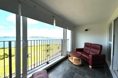 Balcony (2)