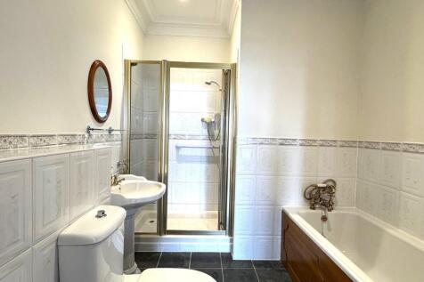 En suite Bathroom