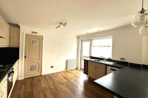 Kitchen (2)