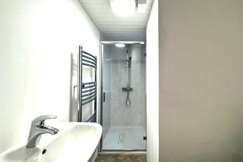 Shower room en suite