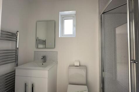 Shower room en suite