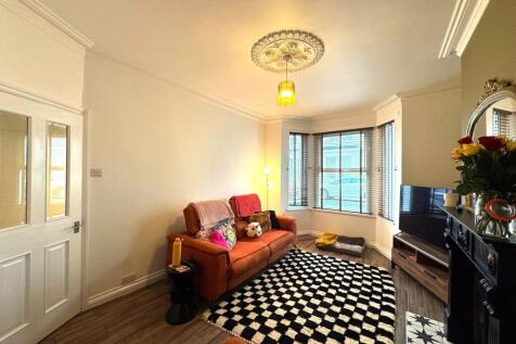 Living room (2)