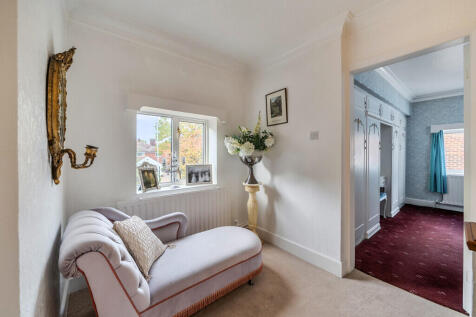 1369972-18-68fb69...