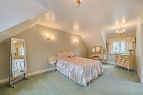 1369972-11-68fb69...