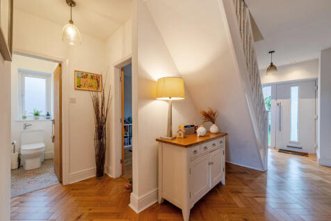 1371327-35-68f9f8...