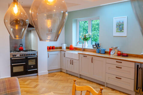 1371327-28-68f9f8...