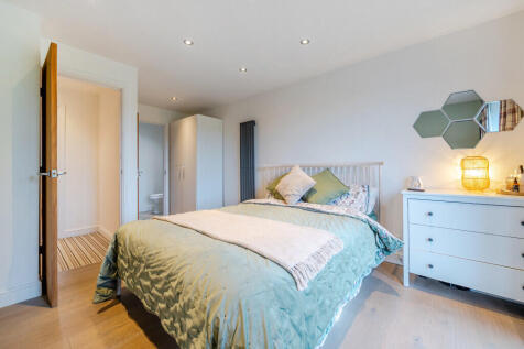 1371327-23-68f9f7...