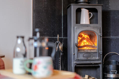 1371327-11-68f9f6...