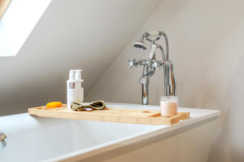 1371327-15-68f9f7...