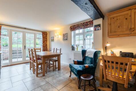 dining area-1.jpg