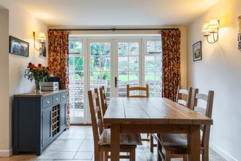 dining area-5.jpg