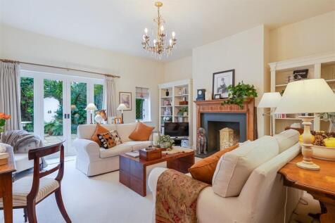 living room-2.jpg