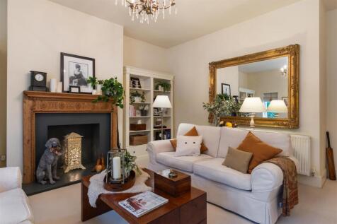 living room-4.jpg