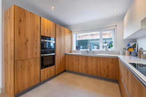 living room and kitchen-8.jpg