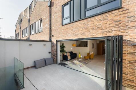 living room and kitchen-4.jpg