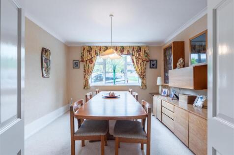 dining room-2.jpg