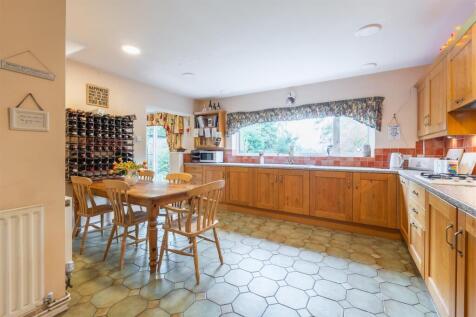 kitchen-1.jpg