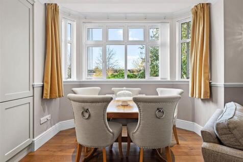 living room and kitchen-4.jpg