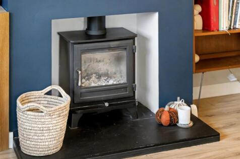 14 England Cresent-15.jpeg