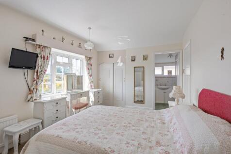 19 The Avenue, Norton-02.jpeg