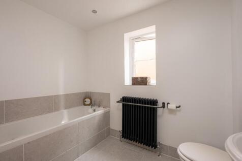 10 Millrace Close-2.jpg