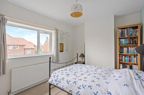25 Howe Road-02.jpg