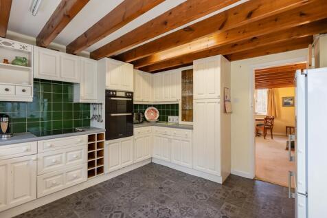 Swallows Cottage Kitchen-2.jpg