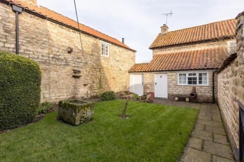 Swallows Cottage External-3.jpg