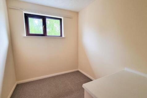 Bedroom 3 (Main)