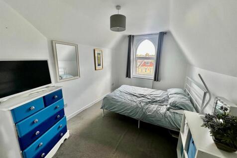 Bedroom 2.jpg