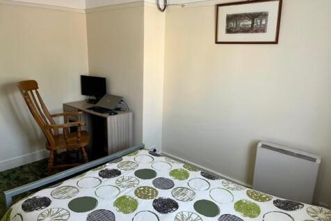 Bedroom 2a.jpg