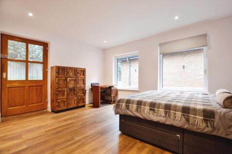 Bedroom/Living