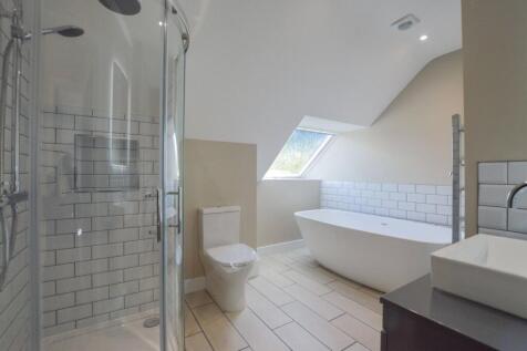 Family Bathroom 2