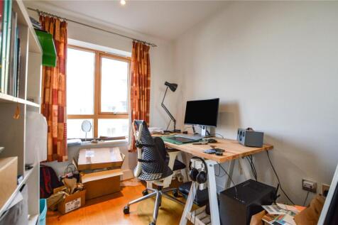 Bedroom 2/Study