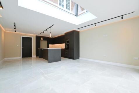 Reception/Kitchen